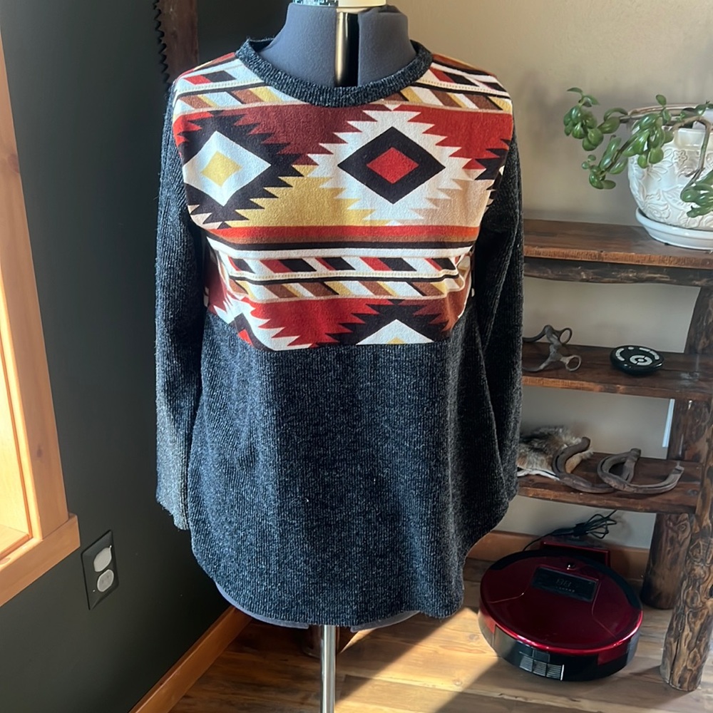 Super cute sweater!